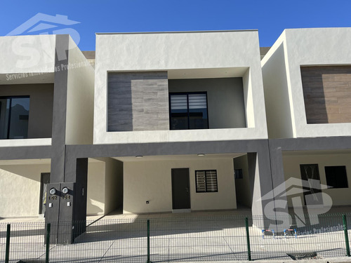 Casa En Venta En Santuario Residencial