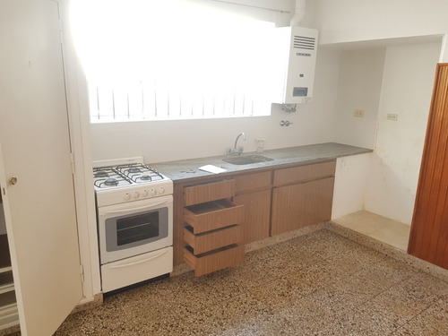 Imagen 2 de 15 de Venta - Casa En Ph Al Frente - Super Amplia - Excelente Estado