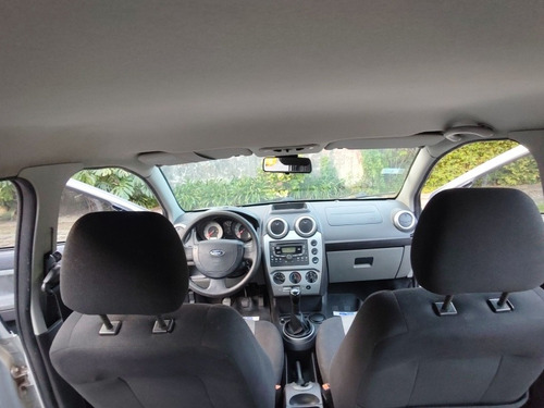 Imagen 4 de 16 de Ford Fiesta Max Edge Plus