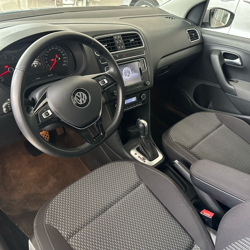 Volkswagen Vento 1.6 Confortline plus AT