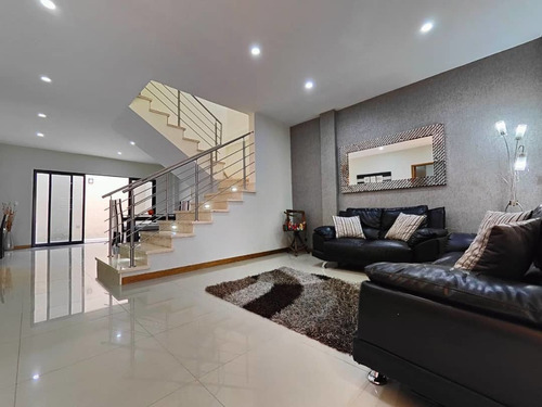 Imagen 4 de 16 de Cf. Se Vende Excelente Casa En Urb Villa Eugenia.