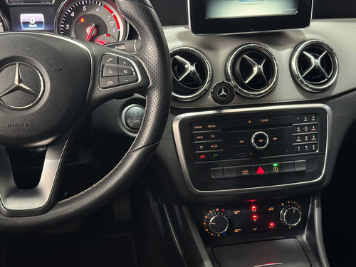 Mercedes-Benz Classe Cla 1.6 Vision Turbo Flex 4p