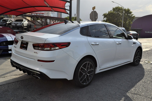 Imagen 6 de 13 de Kia Optima Turbo Sxl 2020