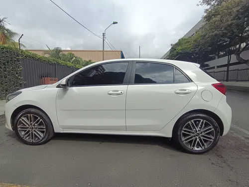 Kia Rio 1.4 Vibrant At