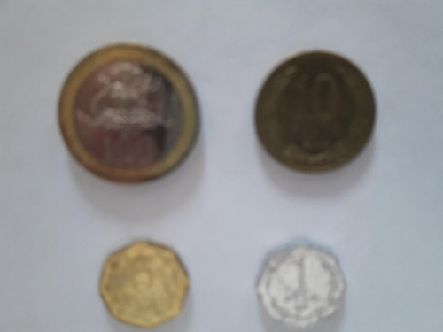Lote De 4 Monedas Chilenas (100, 10, 5 Y 1 Peso). (Usado)