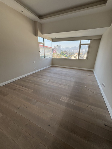 Ph En Venta Y Renta En Dos Niveles Con Terraza En Encinares