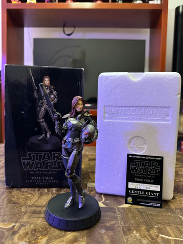 Star Wars Old Republic Shae Vizla Bounty Hunter Deluxe