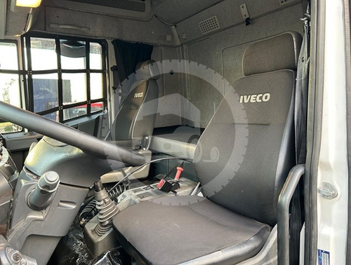 Iveco Tector 240e28 6x2 Caçamba Nova -13/14- Naves Seminovos