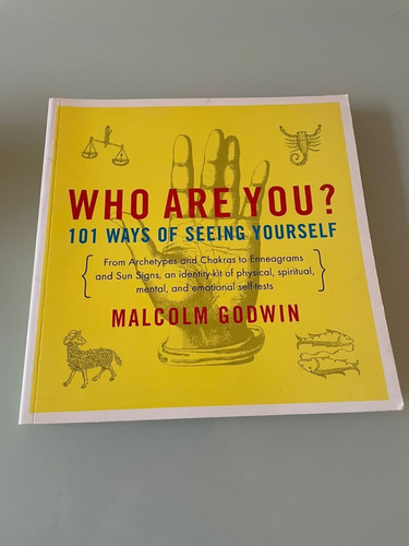 Libro - Who Are You? De Malcolm Godwin