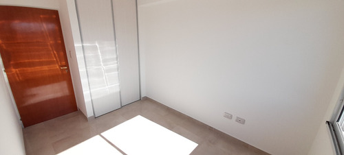 Imagen 9 de 12 de Semipiso 3 Amb A Estrenar Con Dormitorio En Suite Y Balcón