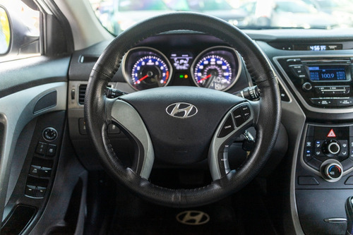Imagen 7 de 15 de Hyundai Elantra 2016 Gls