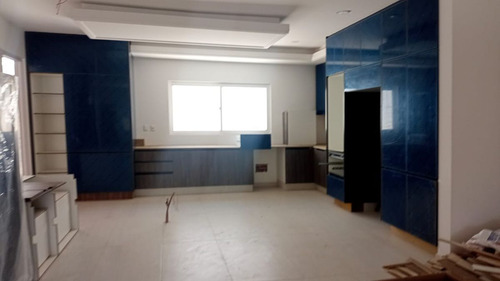 Preciosa Residencia En Misión San Jerónimo, 5 Habitaciones, Sótano, 6.5 Baños..