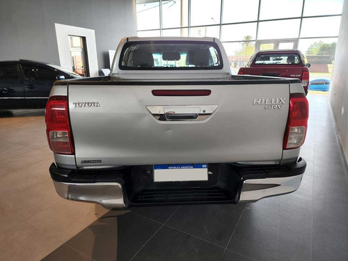 Imagen 4 de 8 de Toyota Hilux Srv 4x 4 Mt 2017