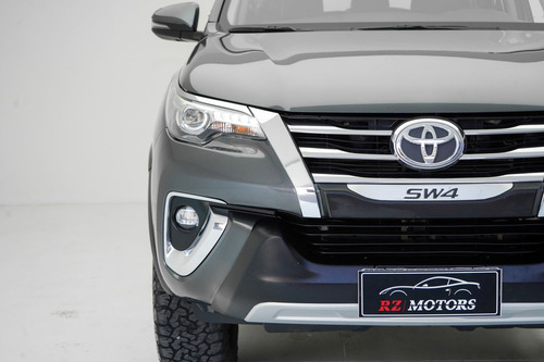 Toyota Hilux SW4 Hilux SW4 SRX 4x4 2.8 TDI 16V Dies. Aut.