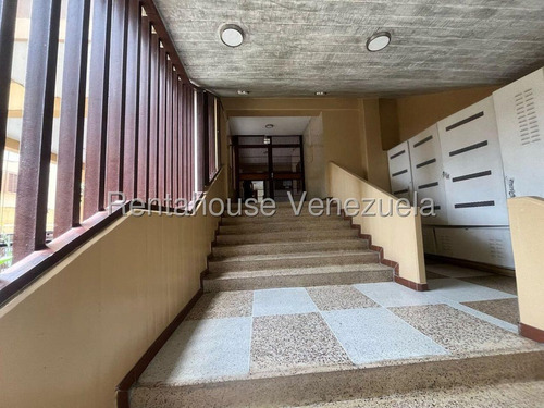 Jean Pavon Tiene Excelente Apartamento En Venta En El Este De Barquisimeto Lara 1 8 5 5 8