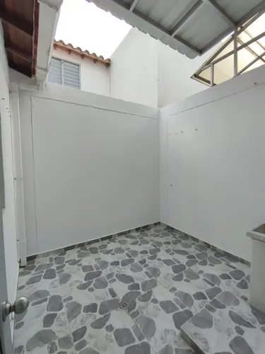 Casa En Arriendo En Prados Del Este. Cod A21497