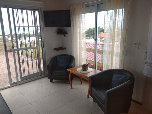 Imagen 8 de 25 de Casa Con Gran Vista Al Mar En La Paloma,(precio Marzo A Nov)