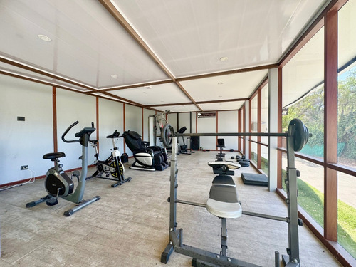 Moderna, Remodelada, En Calle Tranquila Con Seguridad 24-7
