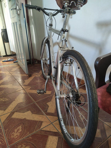 Imagem 1 de 3 de Bicicleta D Alumínio
