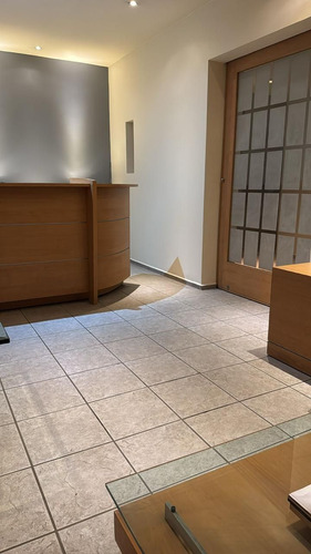 Edificio Con Uso De Suelo Para Oficinas