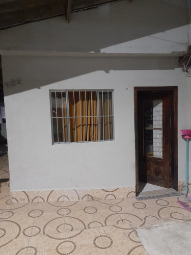 Vende .se Casa Trez Cômodo Próximo Estação Aracare Ita