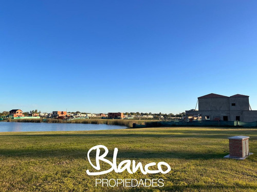 Imagen 8 de 18 de A La Laguna! Lindísimo Lote De 633 Metros En El Barrio Santa Ana - Villanueva