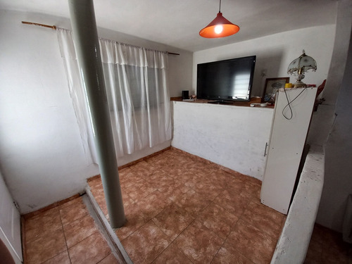 Imagen 20 de 30 de Casa + Departamento En Venta - Barrio Pueyrredon