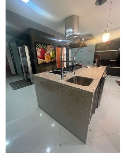 Vendo Casa 565m2 4h+2s/7b/5p Caurimare 6955