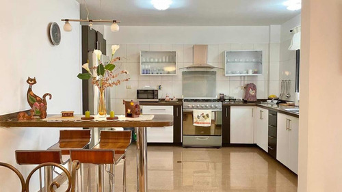 Imagen 11 de 24 de Casa En Venta La Castellana Urbanismo Privado