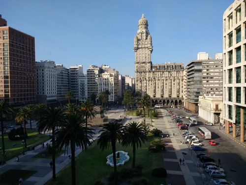 Venta Oficina Por Juncal Ciudad Vieja Montevideo