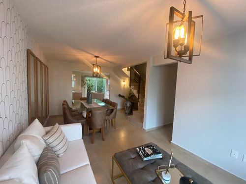 Casa Amplia En Tecamac Residencial, 3 Recamaras Y Alberca, Juegos Y Parques En Zona De Amenidades