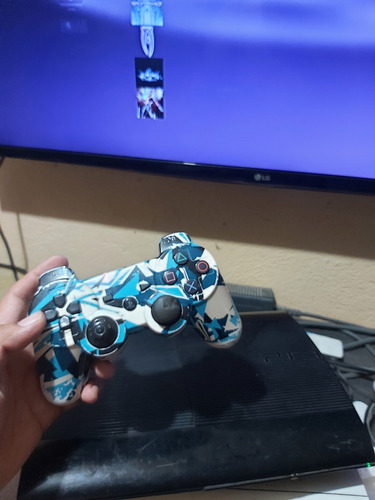 Playstation 3 Ps3 Hackeado 2 Controles Negro (Usado)