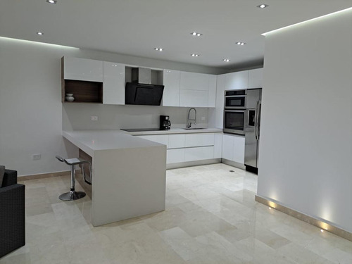 Se Vende Hermoso Apto De 4 Habitaciones Marina Golf, Lecheria Anzoategui