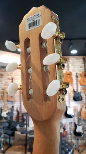 Imagem 4 de 10 de Violão Rozini Studio Clássico Natural Fosco Rx210