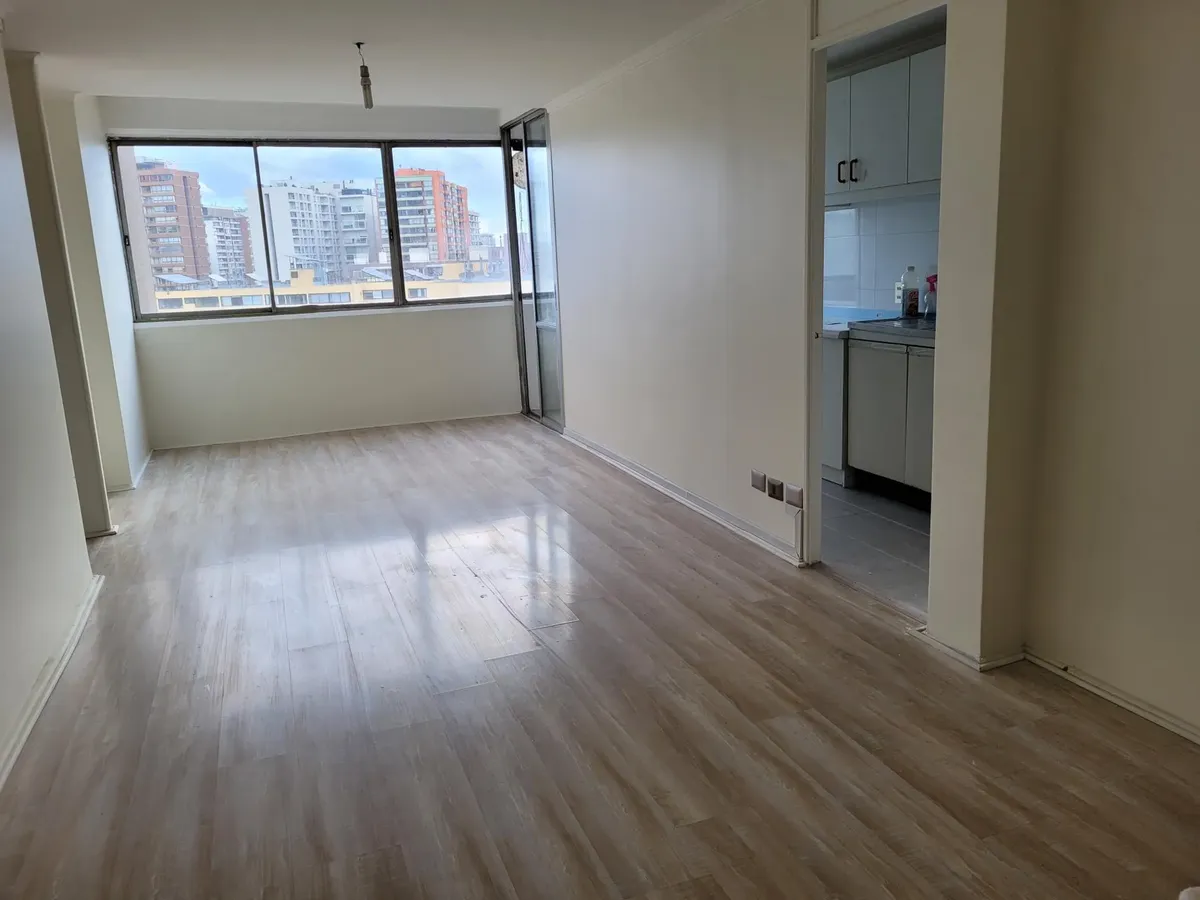 Imagen 2 de 25 de Metro La Católica. Remodelado!