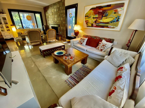 Casa - Marina Canestrari