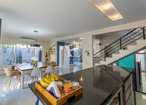 Imagem 9 de 15 de Casa 3 Dormitórios A Venda Em Balneário Camboriú - 6880