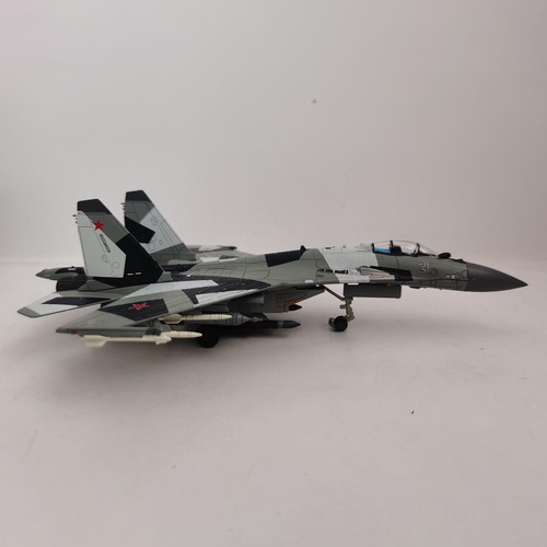 Luchador Ruso Su-35 1/100 Fundido A Presión Con Soporte, Mod