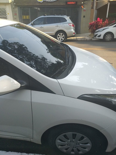 Imagem 3 de 5 de Hyundai Hb20 2014 1.6 Comfort Plus Flex 5p