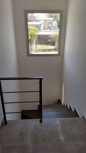 Hermoso Duplex En Villa Allende - 2 Dormitorios - Cochera Y Terreno Amplio - Barrio Español