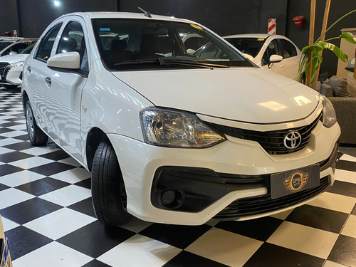 Toyota Etios 1.5 Sedan X