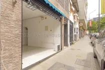 Comprar Chacao !! Maravilloso Local Comercial A Pie De Calle, 3 Niveles, 255 M2 (pb 105 M2, Pisos 1  Y 2 75 M2 C\u002Fu), Zona De Alto Tránsito Vehicular. Gas, Tanque 8.000 Lts. Excelente Ubicación !!
