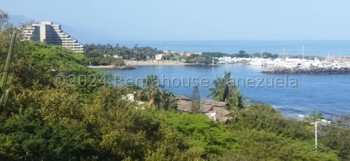 Venta De Extraordinario Terreno En Playa Grande / Gc