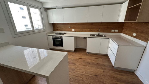 Departamento De Cuatro Ambientes En Venta En Vista Belgrano