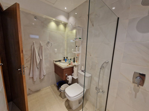 Alquilo Casa Amoblada En El Barrio Mbo´i Ka´e De Encarnación: 2 Habitaciones Y 1 Baño