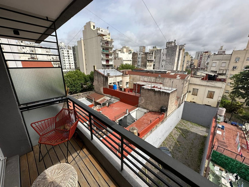 Alquiler Monoambiente Amoblado Con Balcon. Cochera