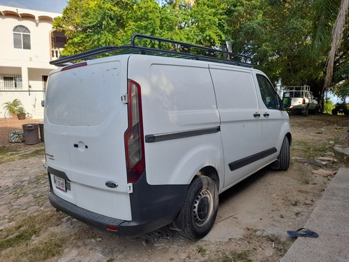 Imagen 7 de 10 de Ford Transit 2015 2.2 Van Corta Techo Bajo Aa Custom Mt