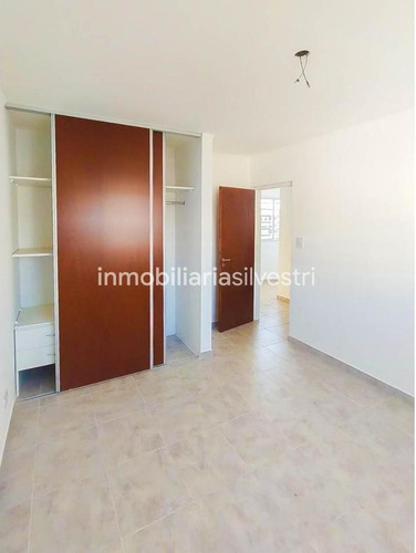 Imagen 13 de 17 de 134 E/ 70 Y 71 La Plata - Dúplex En Venta