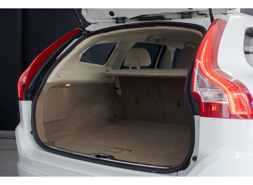 Volvo XC60 2.0 T5 COMFORT FWD TURBO GASOLINA 4P AUTOMÁTICO