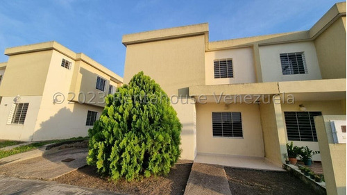 ** Casa En Venta En Cabudare ( Zona Trapiche Villa) Mehilyn Pérez Vende **